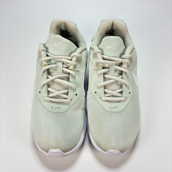 Nike Air Max Oketo Pale Green White Running Shoes AQ2231-400 Women's Size 8 - Picture 3 of 10